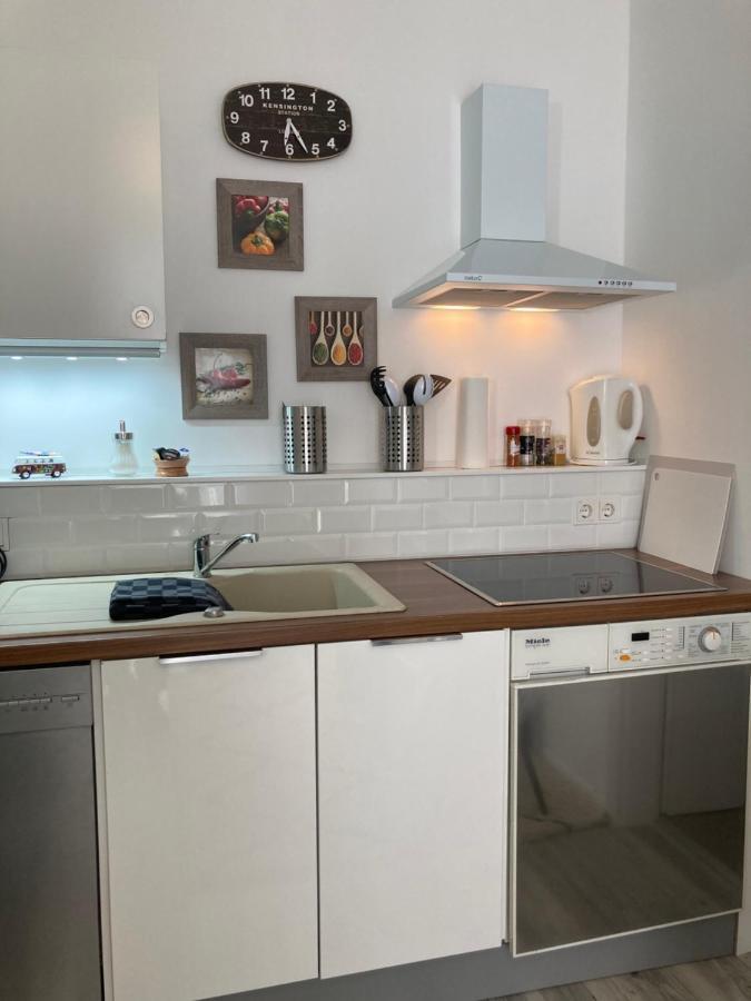 Living At Saarpartments - Adultsonly - Business & Holiday Homes With Kitchen For Long- And Short Term Stay, 3 Min To St Johanner Markt And Points Of Interest ซาร์บรึคเคน ภายนอก รูปภาพ